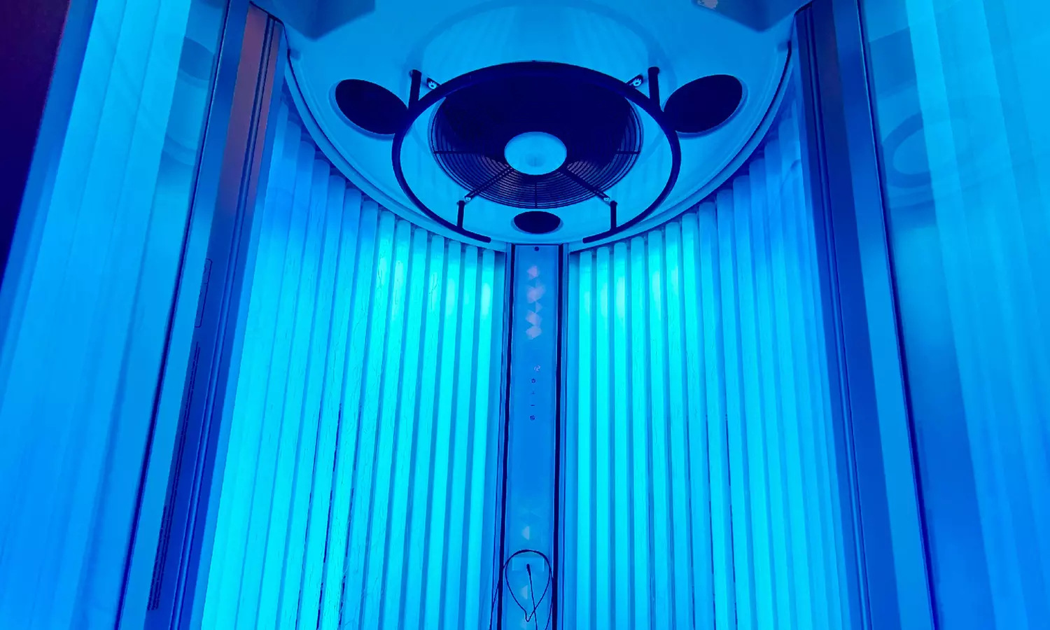 Get the perfect tan at an upscale solarium near Burj Khalifa!