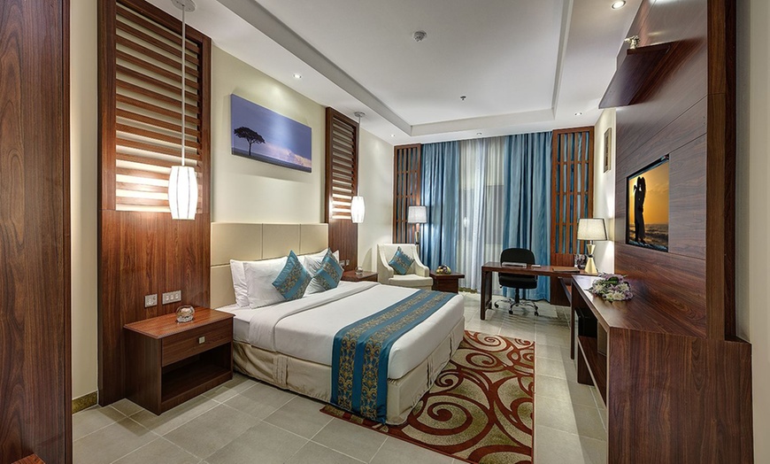 Image 7: Abu Dhabi: 1- or 2-Night 4* Stay with Breakfast