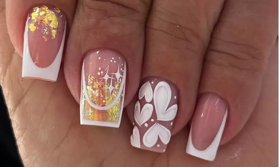 Manicura, pedicura o primera puesta de uñas de gel/acrílico y diseño