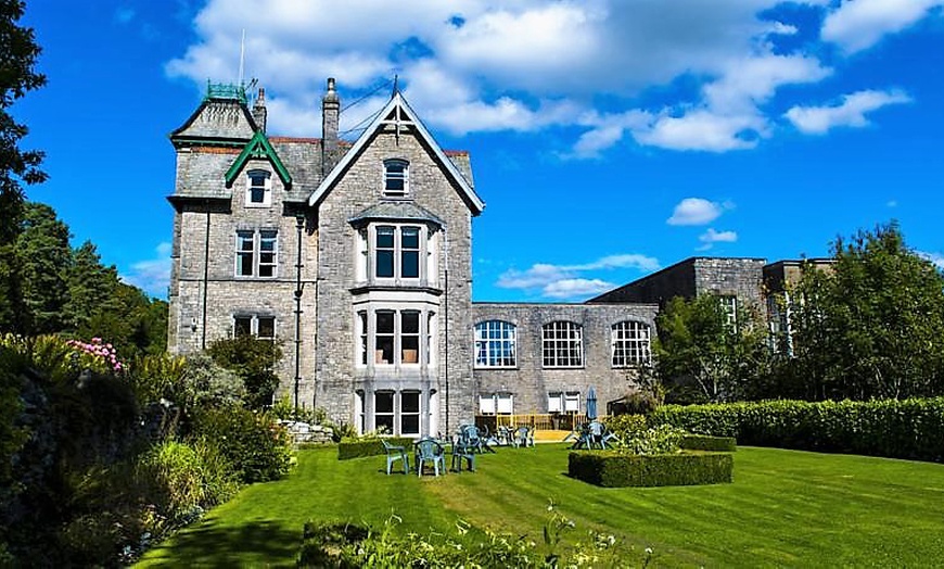 Image 2: Lake District: Room for Two with Dinner