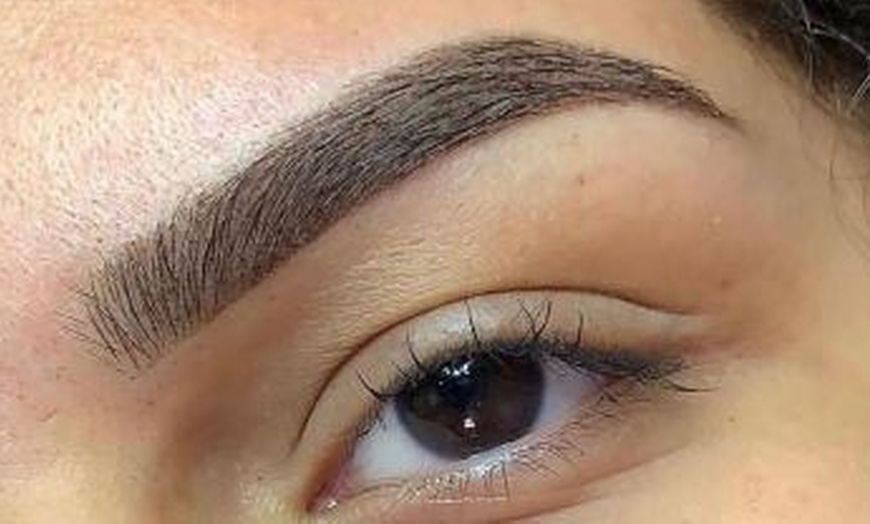 Image 1: Microblading oder Powder Brows