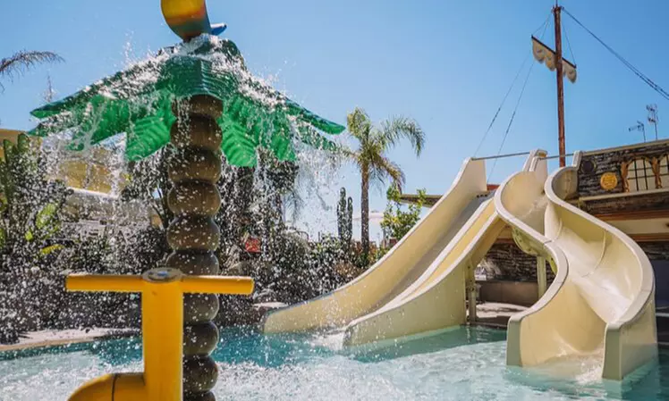 Lloret de Mar : chambre standard avec formule de restauration au choix