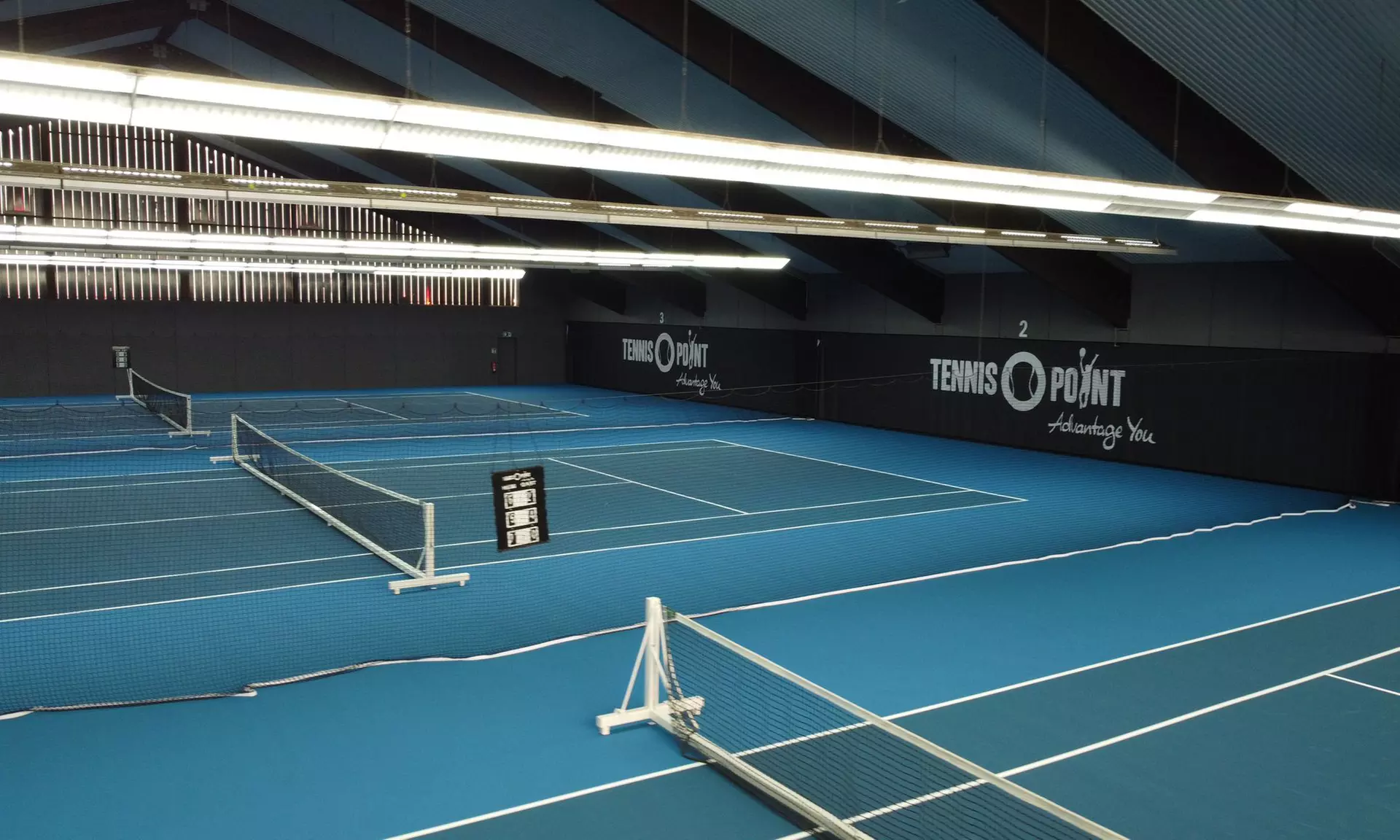 60 Min. Tennisvergnügen für bis zu 4 Pers. auf eurem Wunschplatz: Tages- oder Abendzeit wählbar (bis 32% sparen) - Second Medium