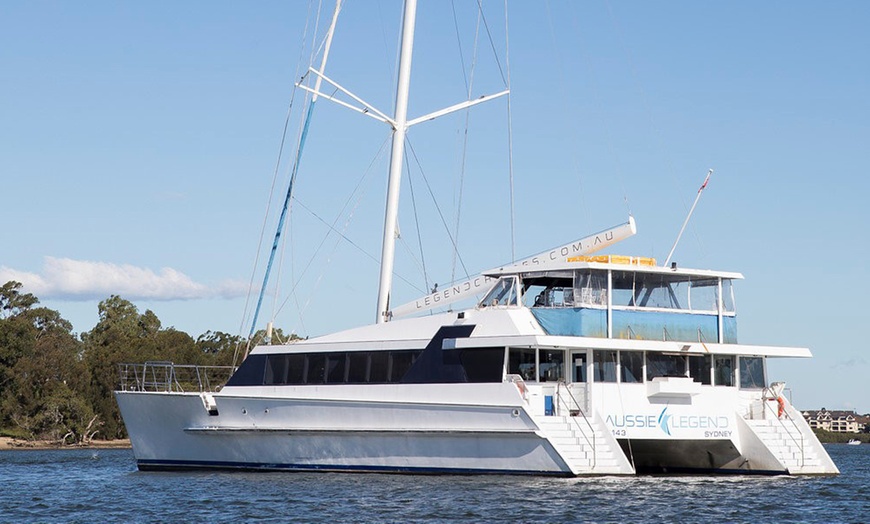 Image 2: Boxing Day Sydney Harbour Cruise with Buffet & Drinks