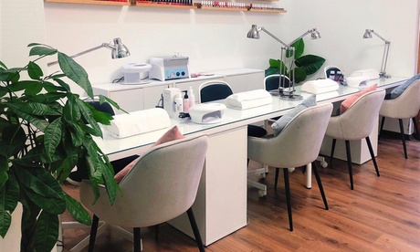 Una o 3 manicure e pedicure in PodoSpa con semipermanente O.P.I. al Nail Ballet & Estetica (sconto fino a 80%)