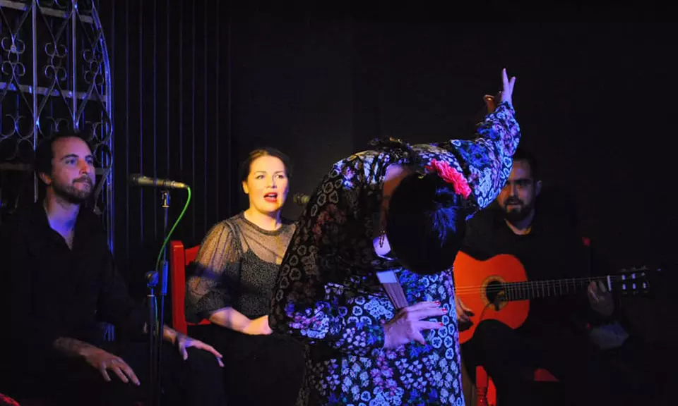 Entrada a espectáculo de flamenco en Taberna Flamenca El Cortijo
