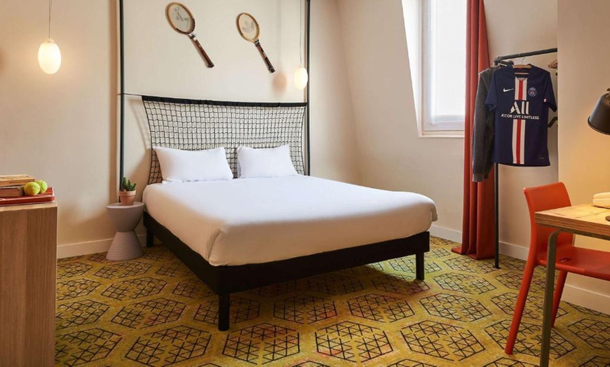 Image 9: Greater Paris: Double Room with Breakfast