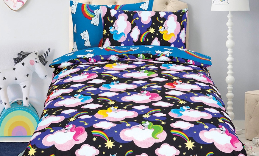 Image 4: Kids Reversible Duvet Set