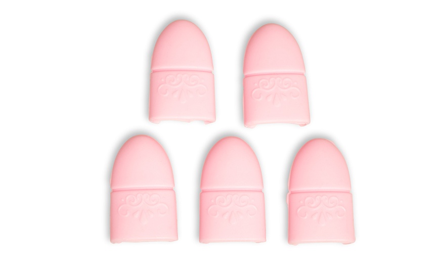 Image 2: Silicone Nail-Polish Removers