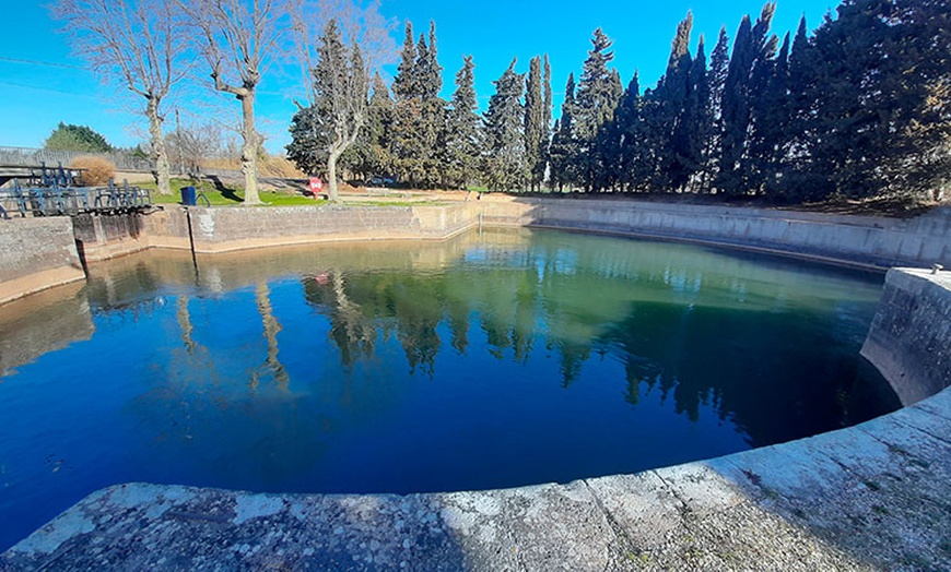 Image 18: Agde : 1 nuit en chambre avec bain à remous privatif et petit-déjeuner