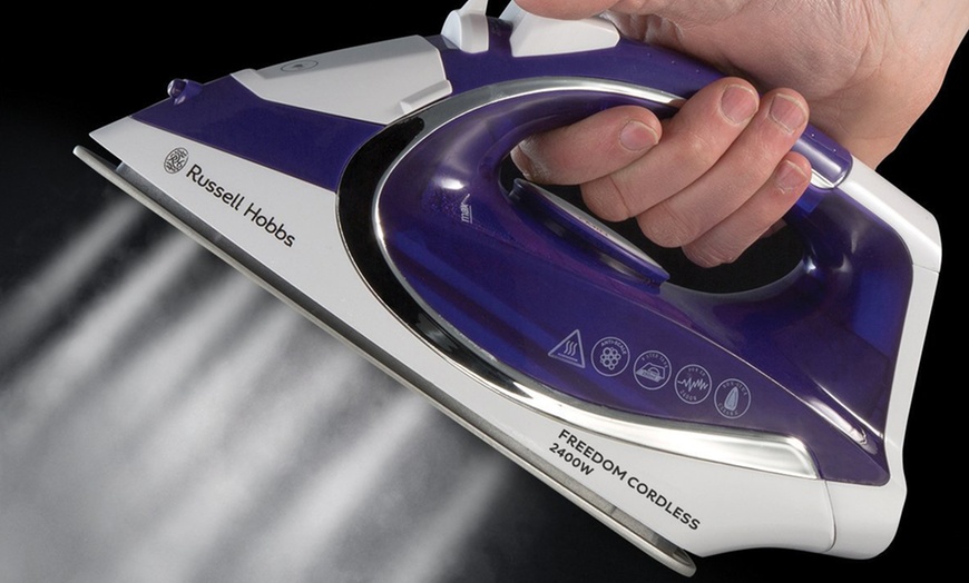 Image 4: Russell Hobbs Cordless Iron