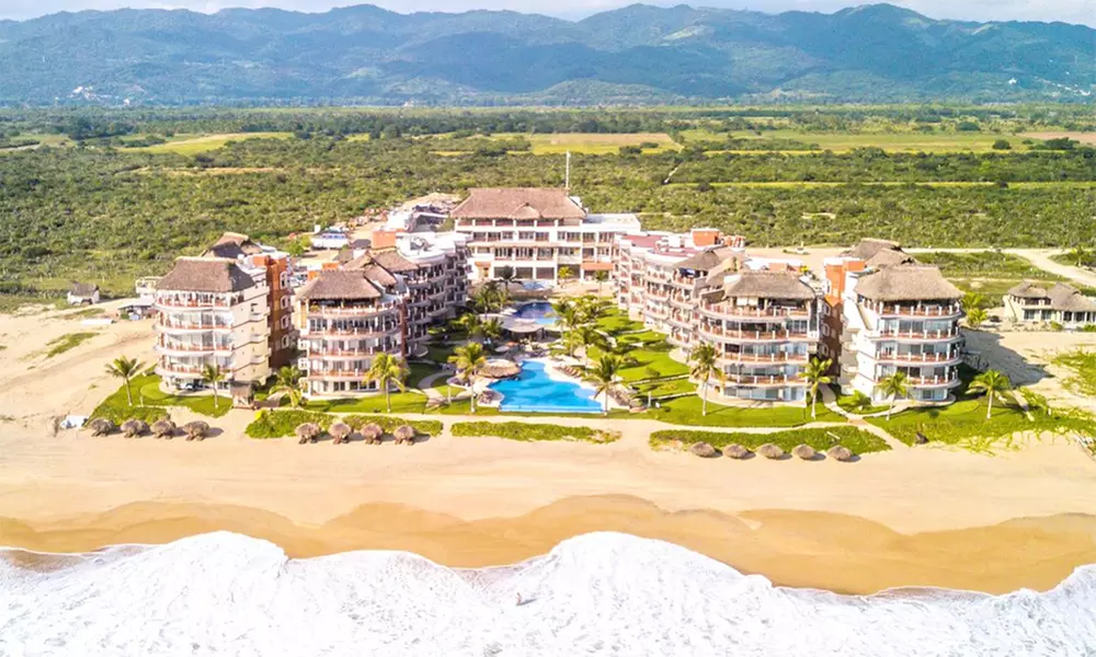 Stay at 4-Star Vivo Resorts in Puerto Escondido, MX - Primary Image