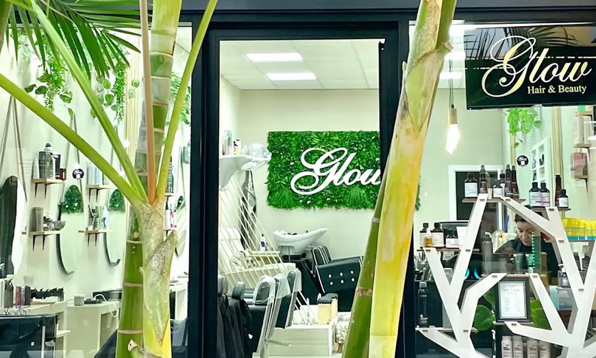 Image 2: Manicura, pedicura o primera puesta, con opción a base rubber y más