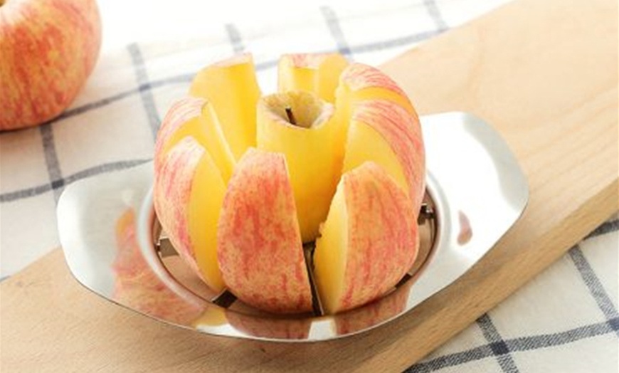 Image 2: Pack of Two Stainless Steel Apple Cutters