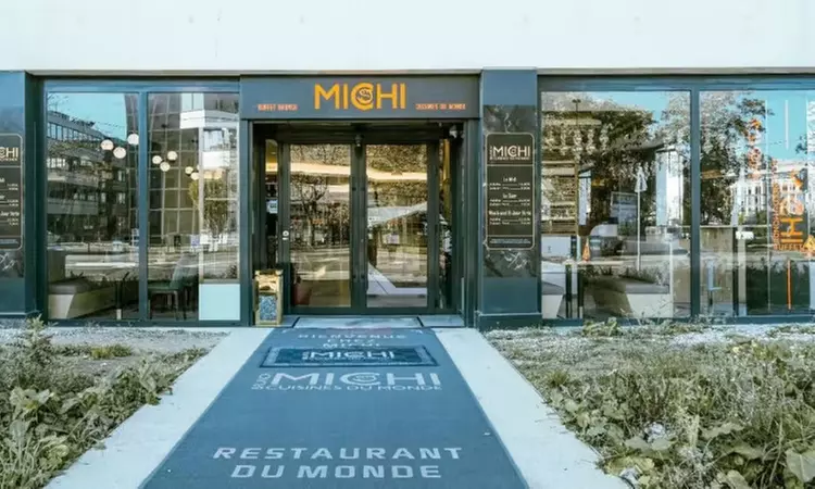 Fusion gourmande : buffet à volonté dans une ambiance moderne