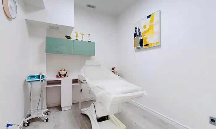 Revitalize Your Look: Magic of Botox or Dysport
