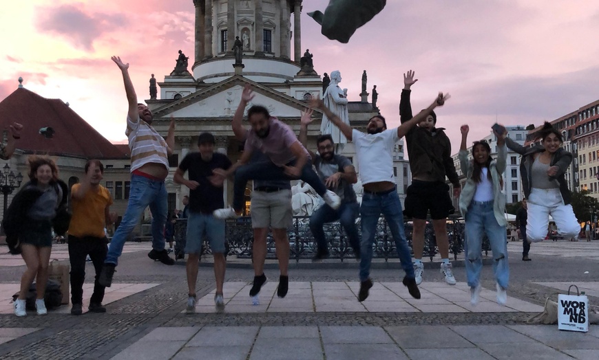 Image 6: City Walking Tour durch Berlin für 1 - 6 Personen