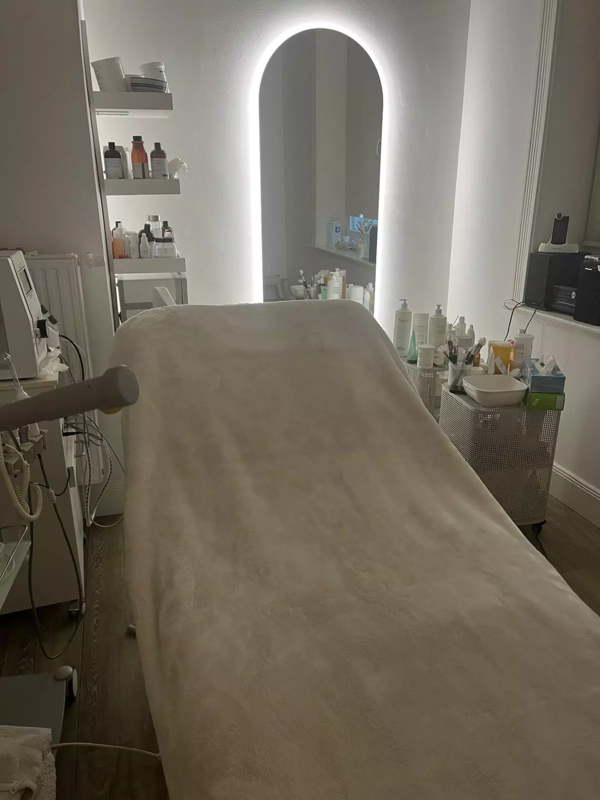 60 Min. Gesichtsbehandlung nach Wahl o. 75 € Wertgutschein für 1 Pers.