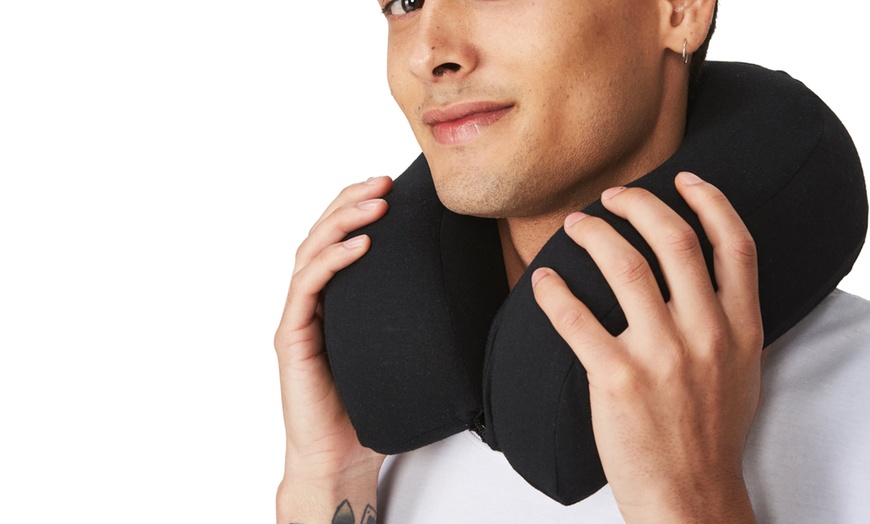 Image 2: U-Shape Travel Neck Pillow