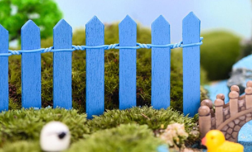 Image 23: One or Two Mini Fences