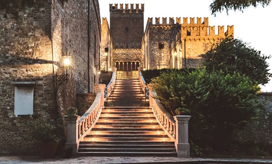 Image 9: Salsomaggiore Terme: hotel, colazione, degustazione vini e Parmigiano