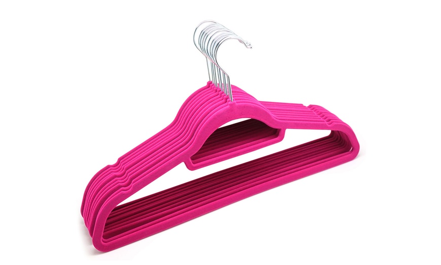 Image 6: Velvet Non-Slip Flocked Hangers