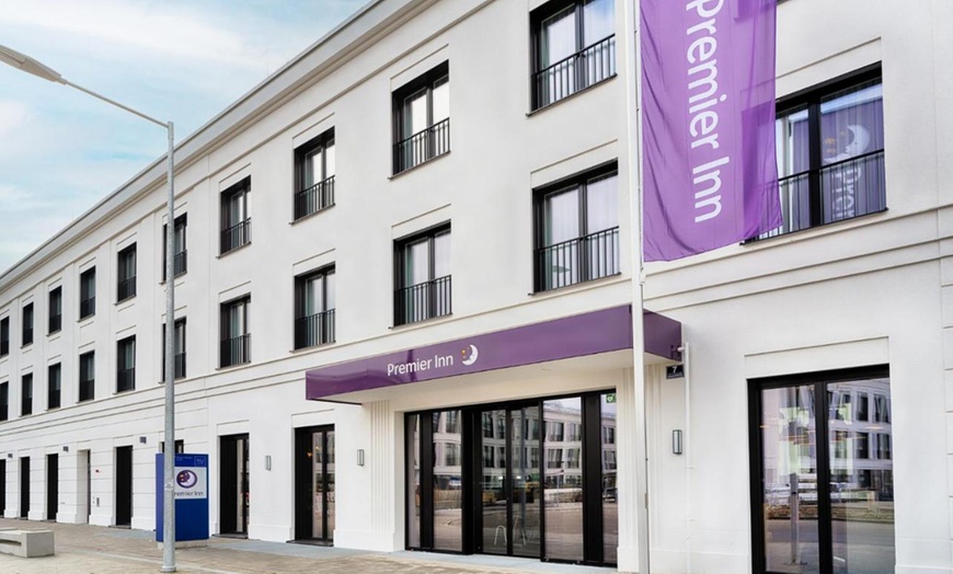 Image 20: Deutschland: 1 Nacht für 2 Personen in einem von 54 Premier Inn Hotels