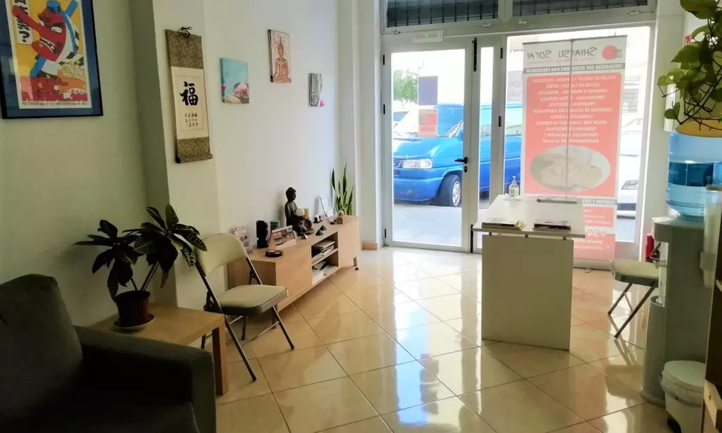 Masaje corporal shiatsu con tratamientos adicionales a elegir para 1