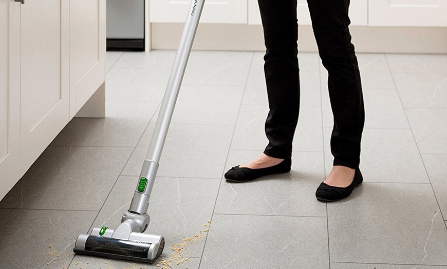 Image 9: Morphy Richards Cordless Vacuum