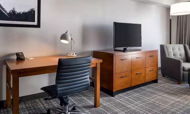 Embassy Suites by Hilton Austin Central Hotel - Spacious Suites & Free Breakfast Near Downtown Austin