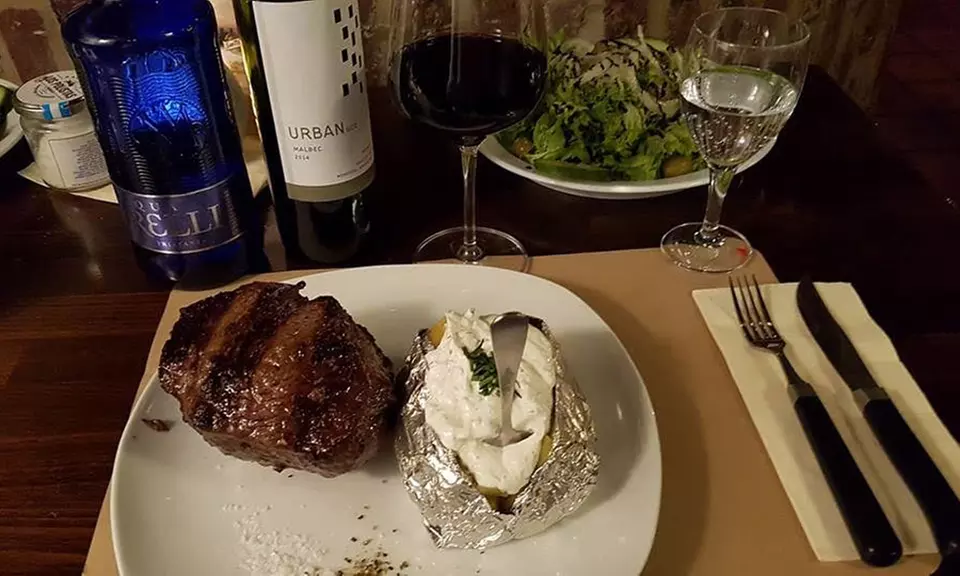 3-Gänge-Steak-Menü für 2 oder 4 Personen im Los Polistas Argentina Steakhouse (bis zu 29% sparen) - Primary Image