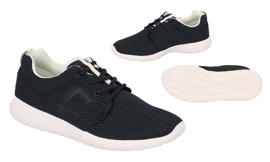 Image 2: Men's Crosshatch Trainers 