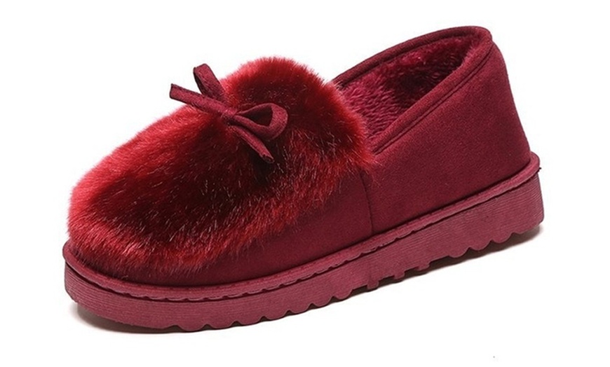 Image 7: Warm Fluffy Slippers