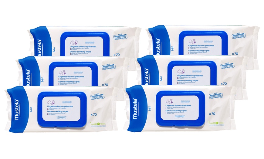 Image 2: Mustela Soothing Wipes