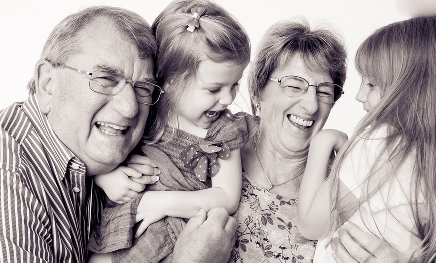 Image 6: Family Photoshoot with Prints