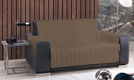 Copridivano trapuntato disponibile nelle fantasie Tinta Unita e New Tirolo in 4 dimensioni e vari colori