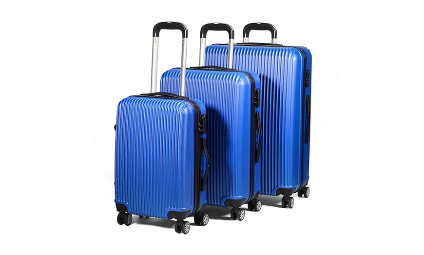 Image 7: Three-Piece Luggage Set