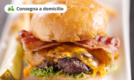 Menu hamburger con patatine e birra offerto dal Tempio dell'Hamburger. Consegna a domicilio