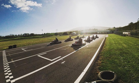Giro in kart o Mini Gp fino a 8 persone con bibita a scelta al Kartodromo di Artena (sconto fino a 35%)