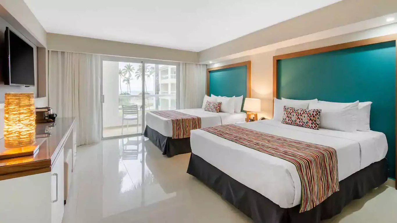 ✈ 4-Night All-Inclusive Dominican Republic Vacation with Air