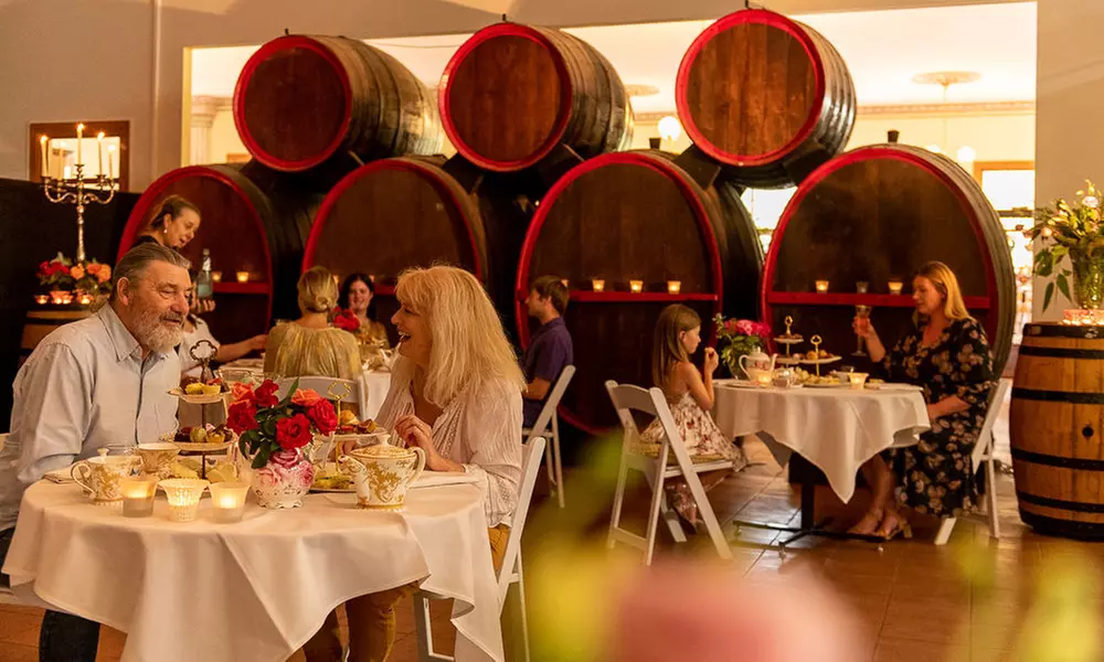 High / Luxury High Tea Experience With Take-home Gift!