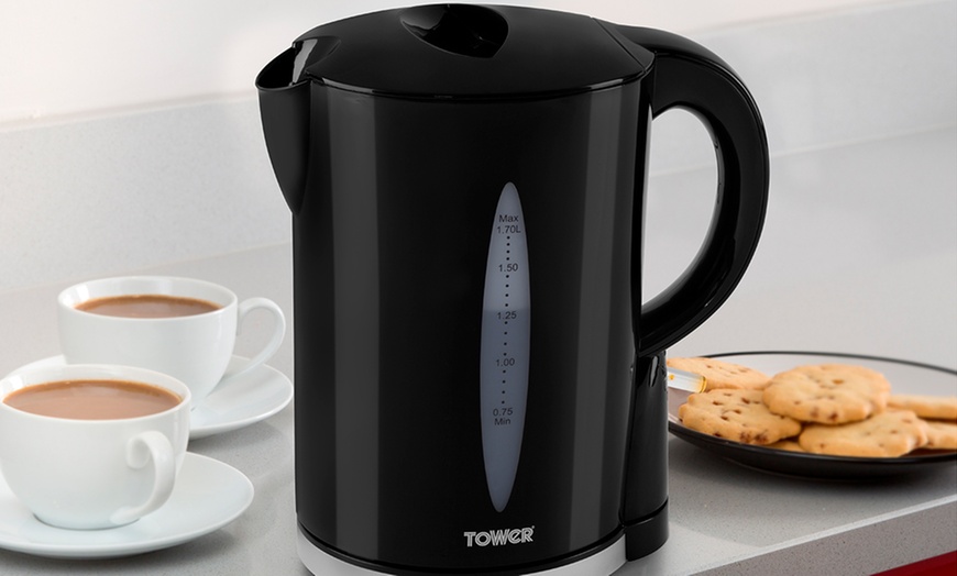 Image 10: Tower Kettle and Toaster Set