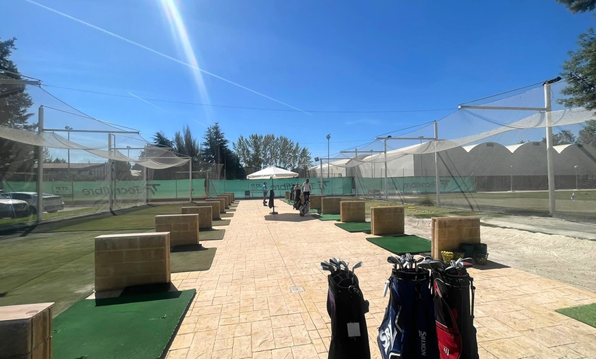 Image 3: Bautizo de golf con una clase de iniciación 