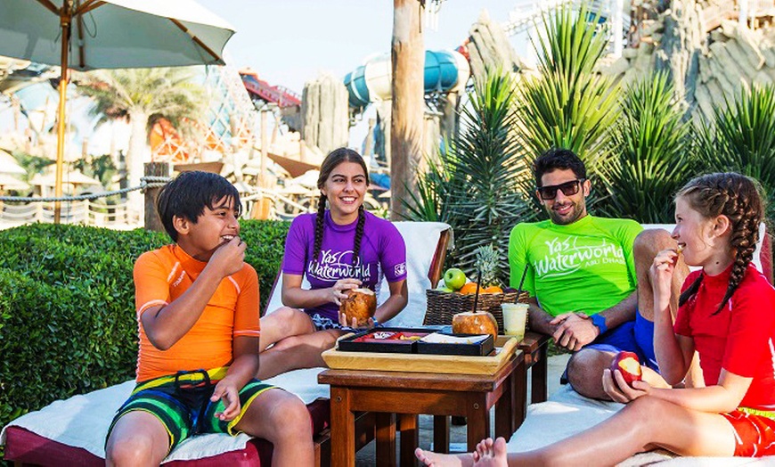 Image 2: Abu Dhabi: Up to 3 Nights 5* Stay with Yas Island Park Tickets