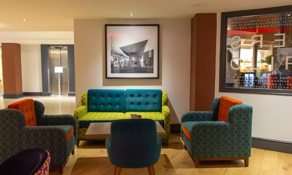 Manchester: 4* Club Room Stay with Breakfast & 20% off Food & Beverage