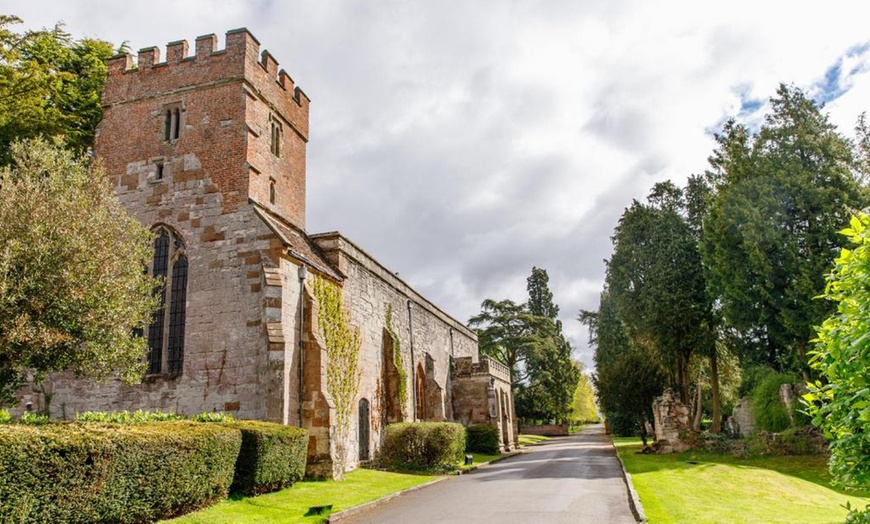 Image 10: Warwickshire: Courtyard Room or Mansion Room with Breakfast & Prosecco