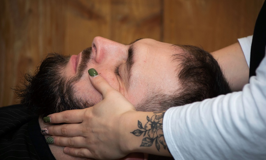 Image 1: Coupe américaine et rasage design chez Armany Coiffure au Mans