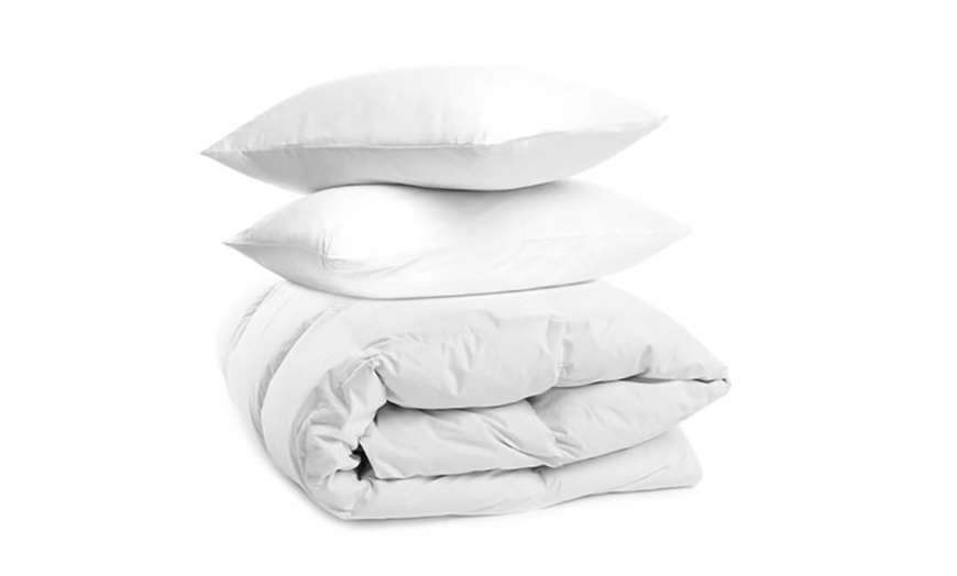 Image 1: Duvet with Pillows Set
