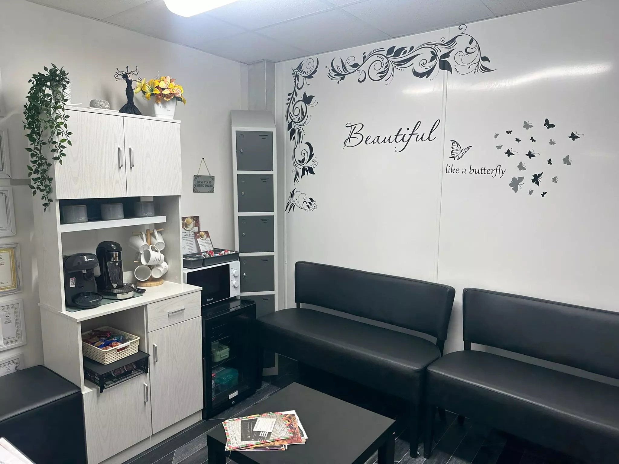 Brow Lamination with Wax and Tint