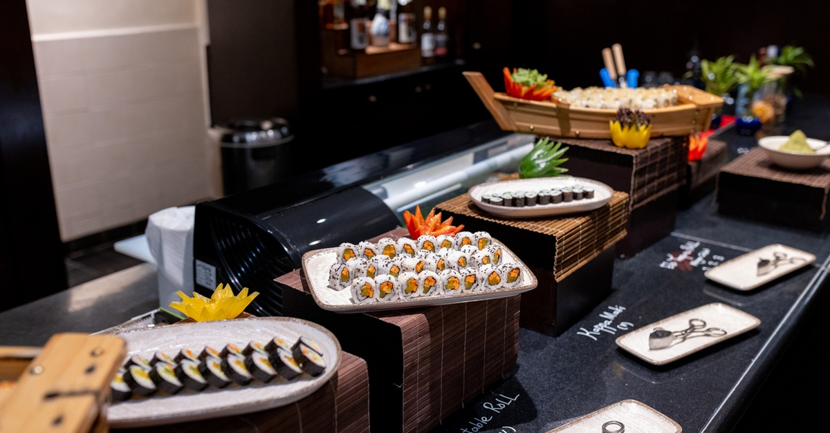 Ignite Your Weekend: 5* Friday Enter The Dragon Asian Fusion Night Ignite Your Weekend: 5* Friday Enter The Dragon Asian Fusion Night
